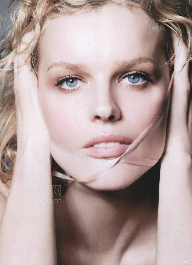 Eva Herzigova google image